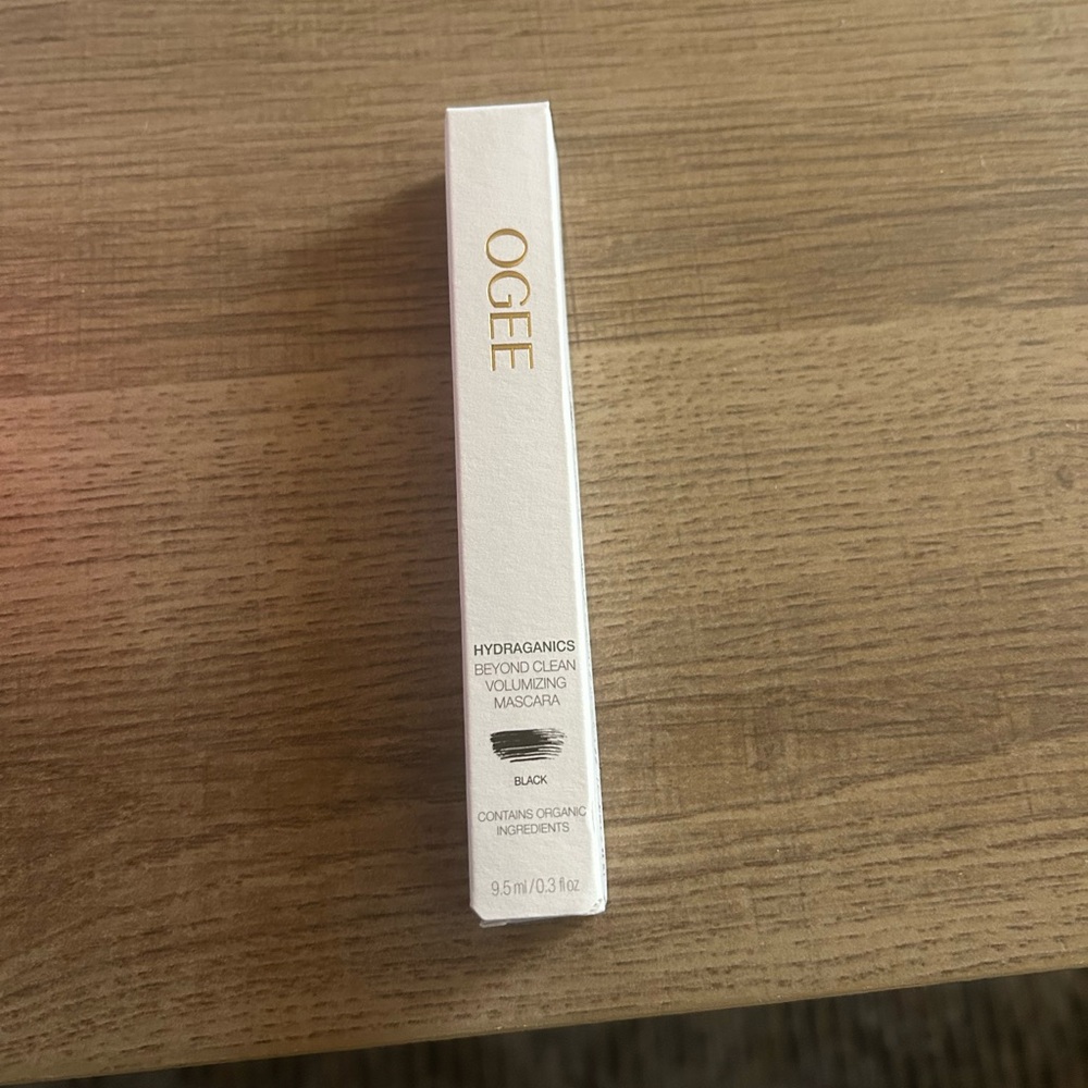 OGEE Black Volumizing Mascara